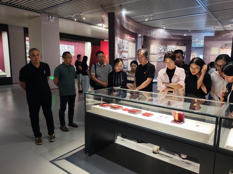 1758512958121396.jpg 图片2.jpg