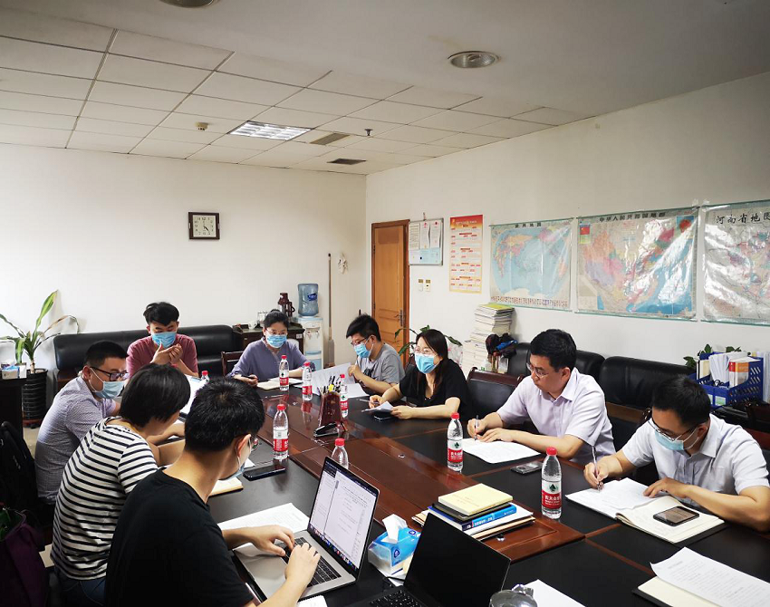 社会发展研究所召开农民工流动问题研讨会