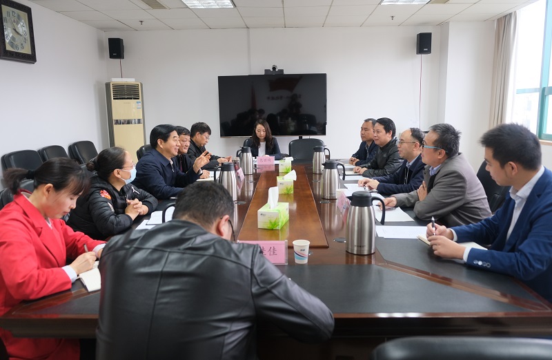 重庆社科院副院长吴昌凡一行来我院调研座谈
