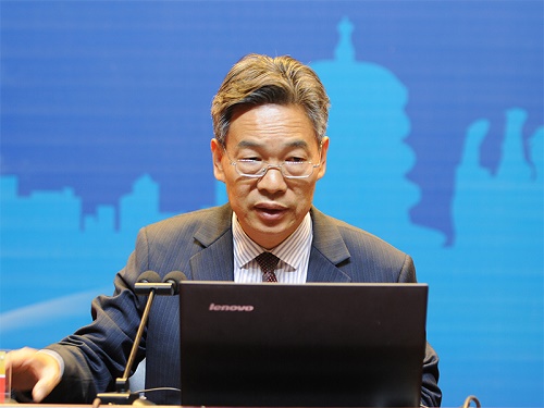 张占仓.jpg