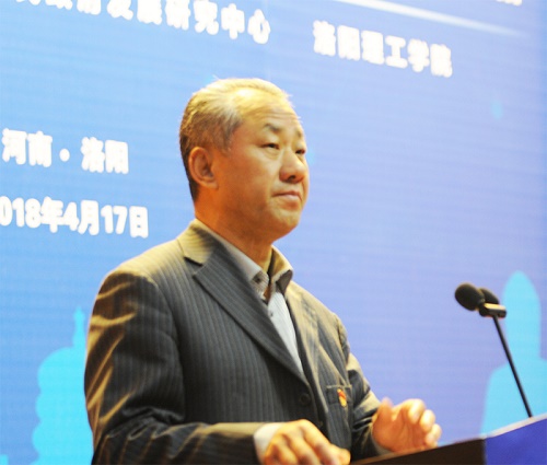 苟义伦.jpg