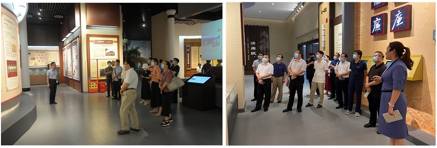 参观廉政文化展-网站.jpg