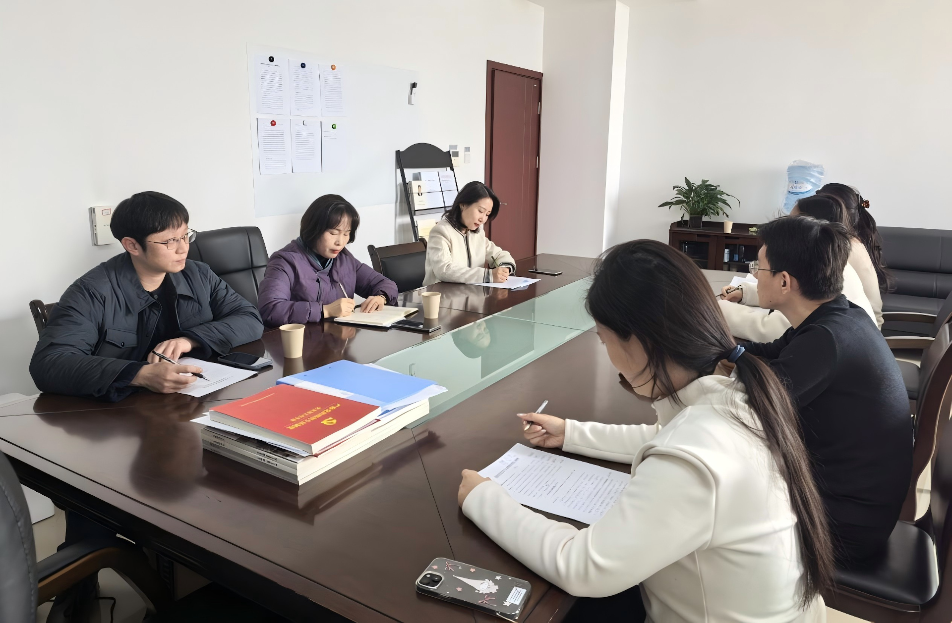 政策研究室.jpg